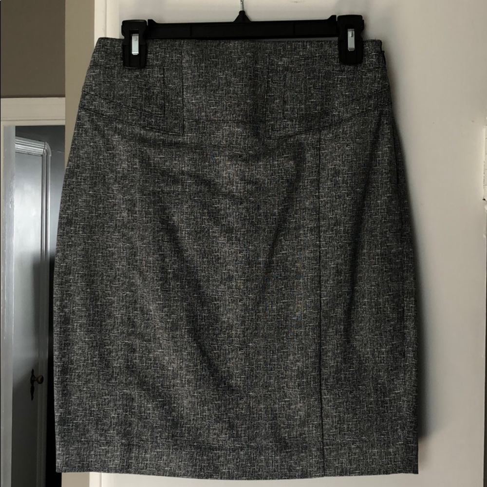 Express black/white patterned pencil skirt